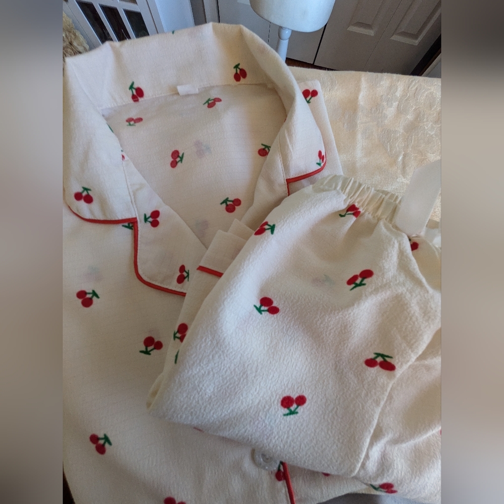 Composition Women's Cherries Print Pajamas Set- Size Large - Picture 2 of 8